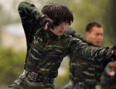 耿菊花扮演者曾是中国首支女子特警队员拒绝50万转业成反恐精英 