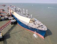 中石油自有LNG运败船在江苏LNG接收站气试成功